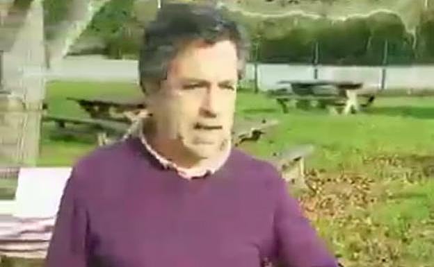 El dueño del Mancu muestra el merendero. 