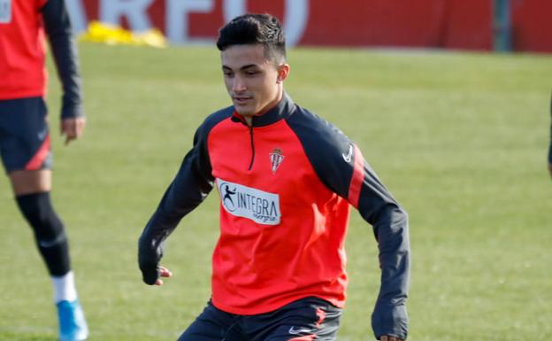 Manu García, durante el entrenamiento de hoy.