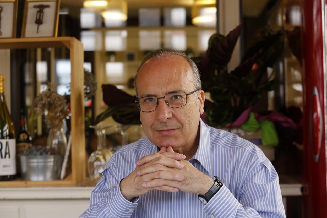 El escritor y crítico literario José Luis García Martín. 