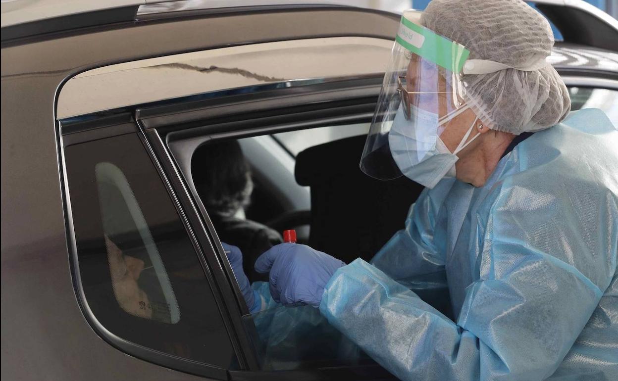 Asturias vuelve a superar los doscientos contagios en un día con 13 muertes más