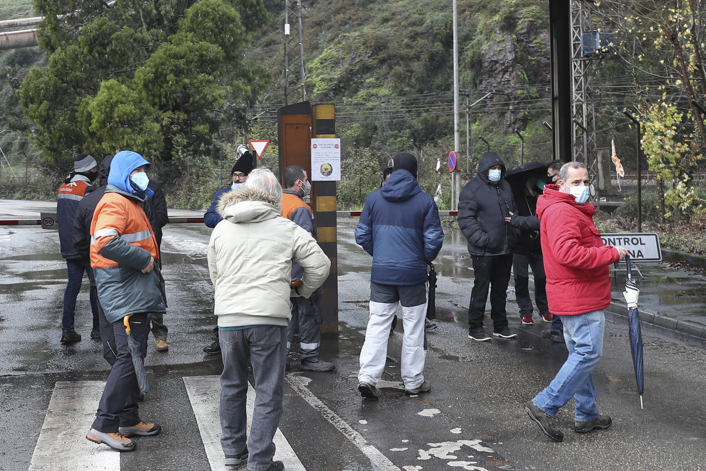 Fotos: Nueva jornada de reunión y asambleas en Arcelor