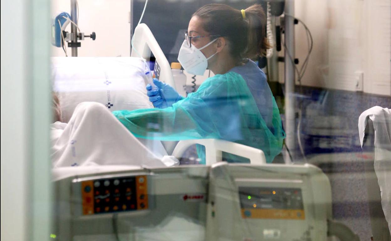 Unidad de Cuidados Intensivos del HUCA. 