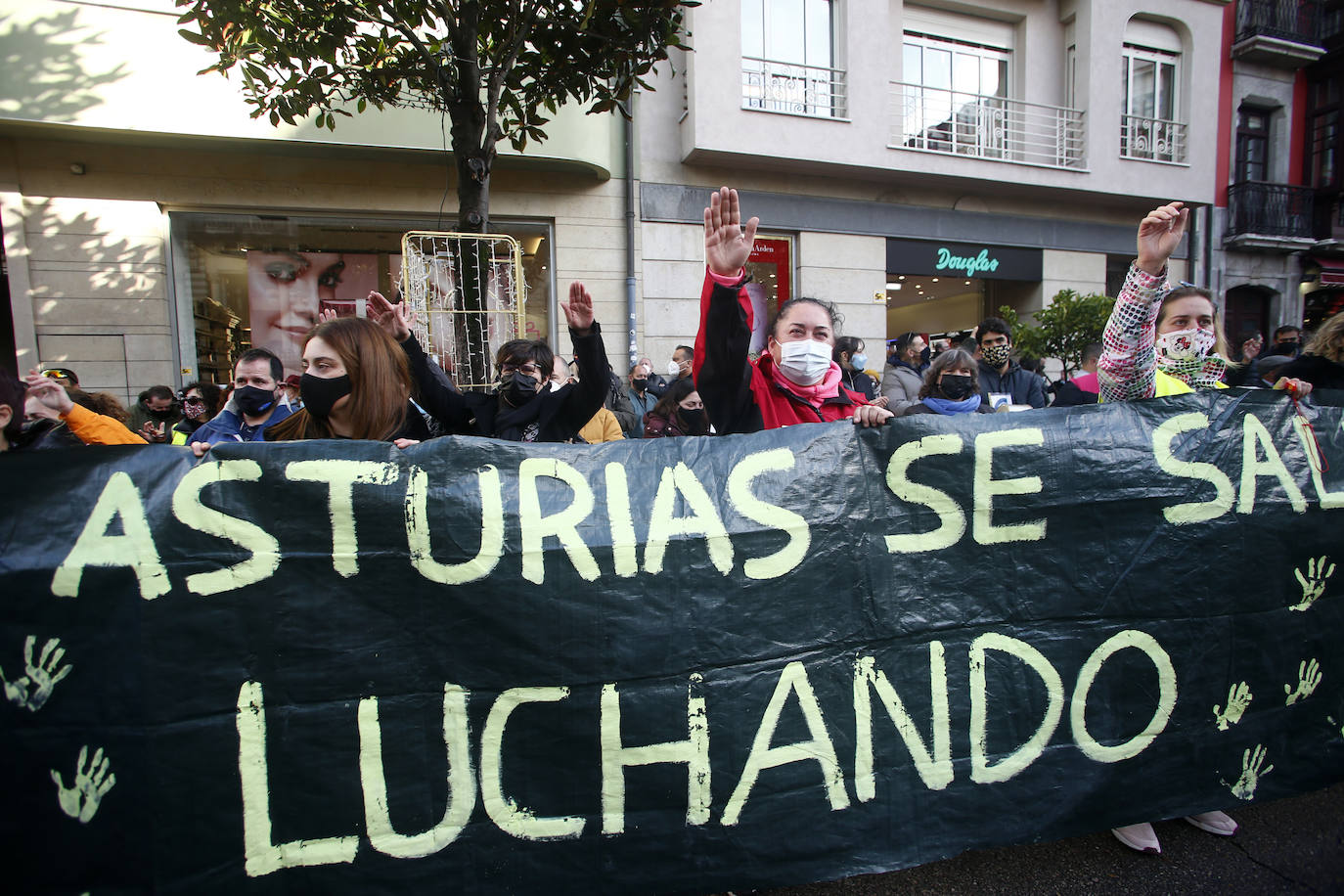 Más de doscientos empresarios de toda la región exigen ante la Junta la «reapertura viable» de los locales y no «un nuevo cierre encubierto»