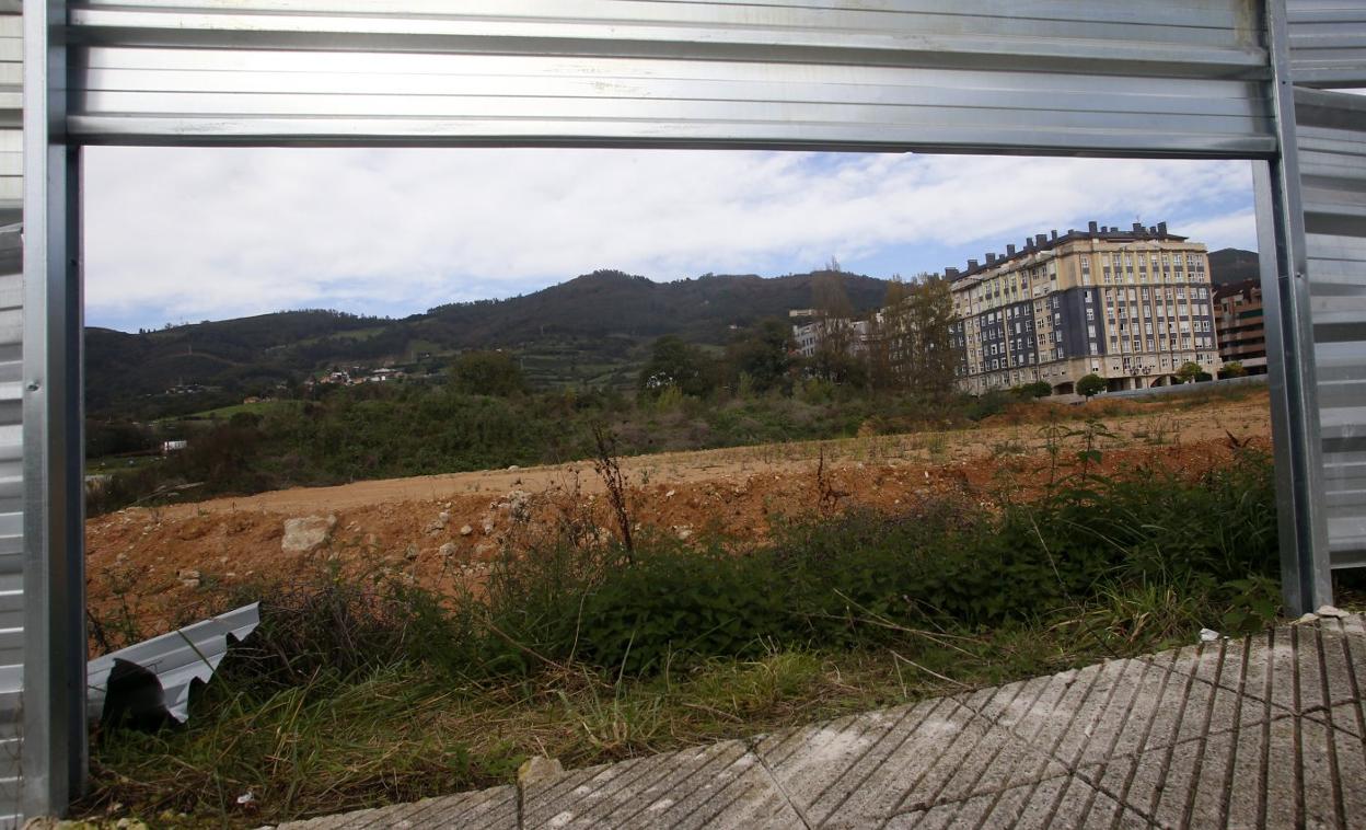 Terrenos donde se levantará el instituto, cuyas obras se paralizaron. 