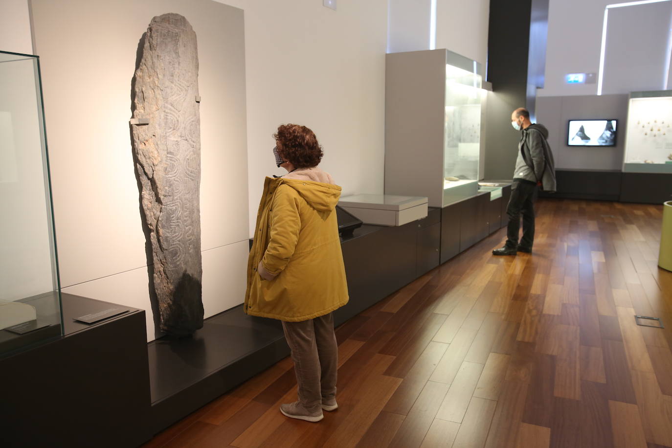 Tras más de un mes cerradas, las salas empiezan a recibir a cuentagotas a sus primeros visitantes 