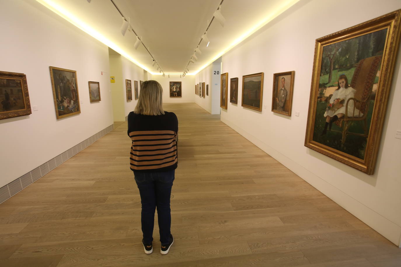 Tras más de un mes cerradas, las salas empiezan a recibir a cuentagotas a sus primeros visitantes 