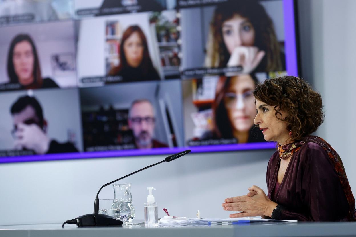 La ministra portavoz del Gobierno, María Jesús Montero, durante la rueda de prensa tras el Consejo de Ministros. 