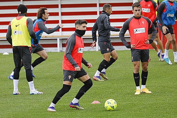 Nacho Méndez regresa un mes después al grupo