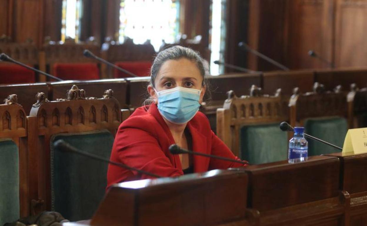 María Calvo, vicepresidenta de Fade, durante su comparecencia en la Junta General.