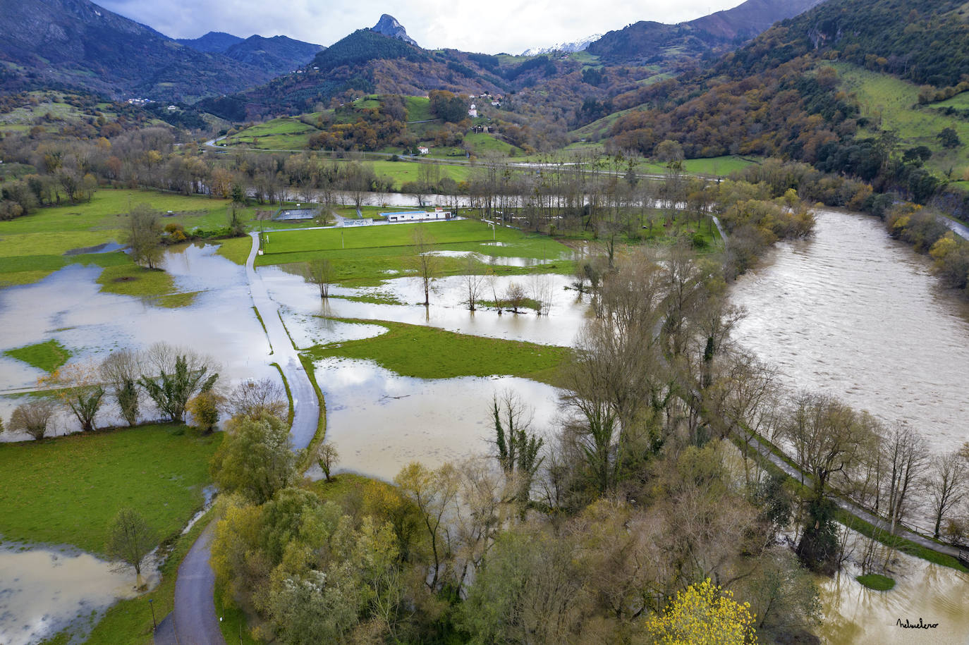 El Principado de Asturias ha activado el plan de inundaciones por el riesgo de desbordamiento de los ríos debido el aumento del caudal por las intensas precipitaciones en forma de lluvia y nieve registradas en los últimos días y ante la previsión de una «posible evolución desfavorable».