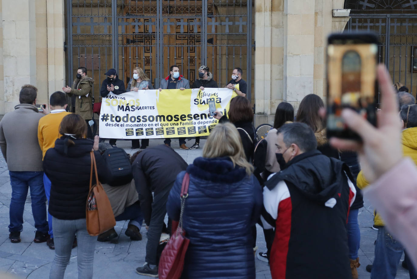 Ocho días permanecieron encerrados en la iglesia de San Pedro los cinco hosteleros de Asturias Suma que reclamaban la reapertura inmediata del sector