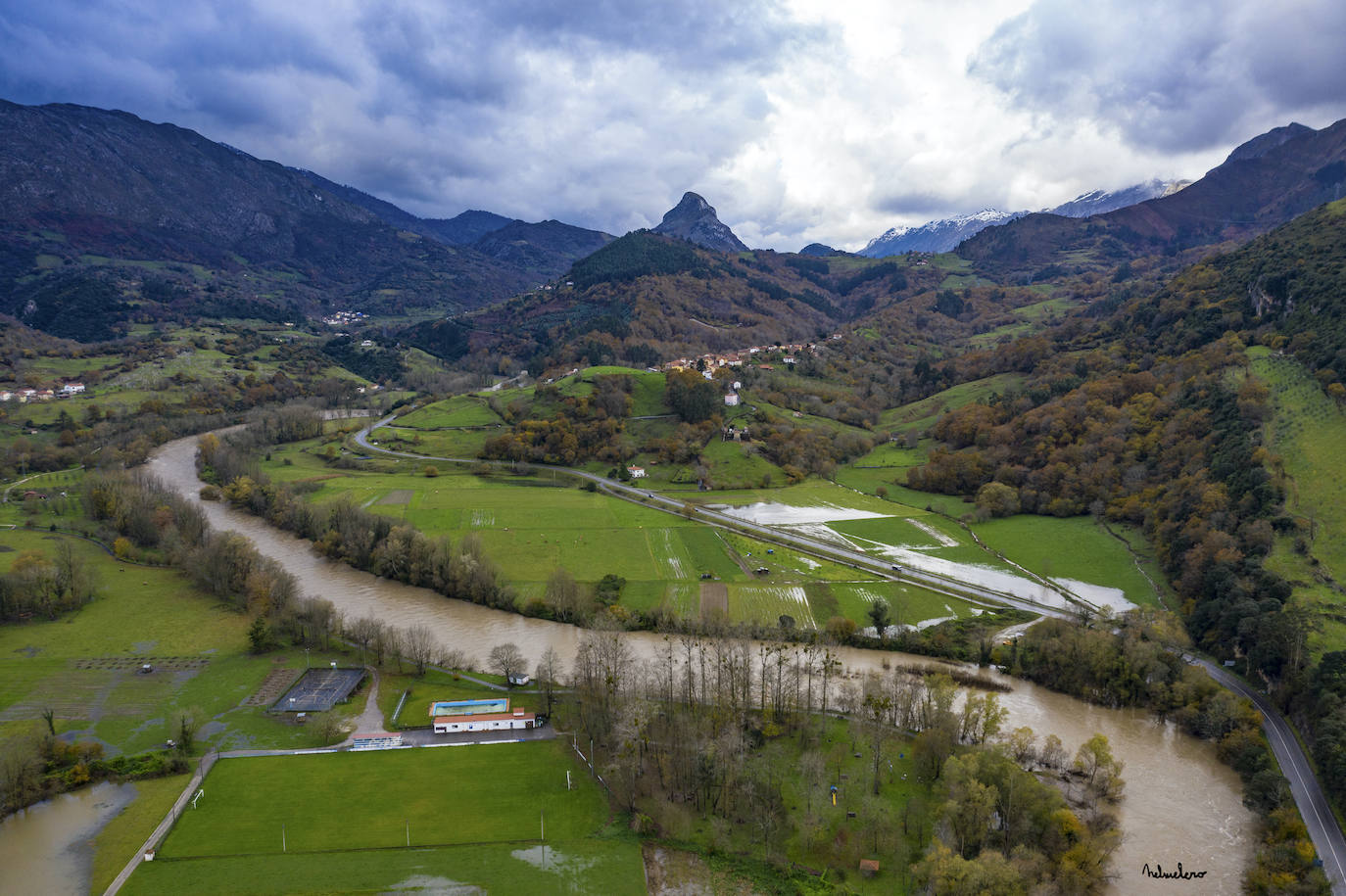 El Principado de Asturias ha activado el plan de inundaciones por el riesgo de desbordamiento de los ríos debido el aumento del caudal por las intensas precipitaciones en forma de lluvia y nieve registradas en los últimos días y ante la previsión de una «posible evolución desfavorable».