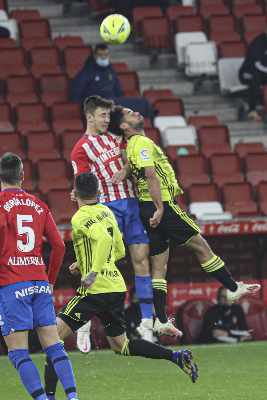 Las imágenes del partido entre el Sporting y el Zaragoza disputado este dominog en El Molinón.