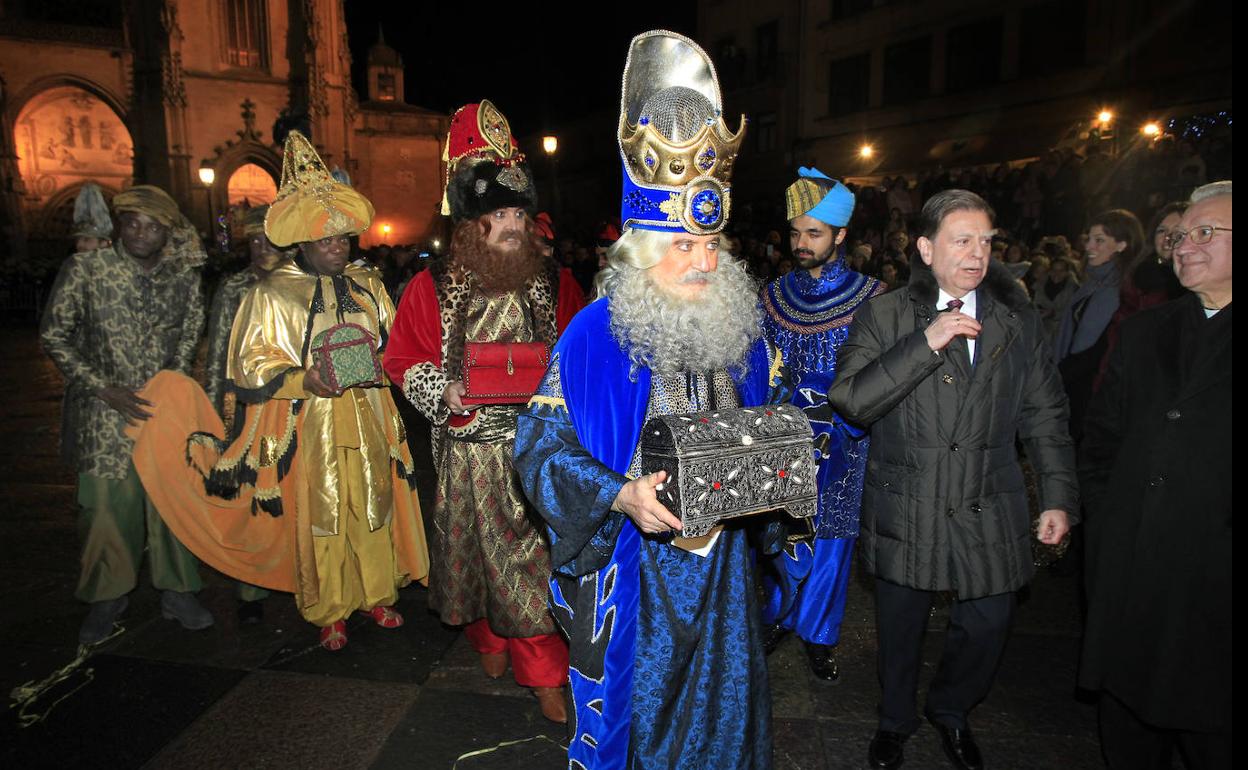 Los Reyes Magos adelantan un día su llegada a Oviedo