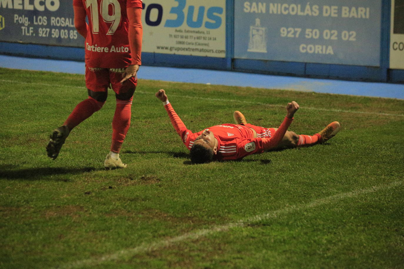 Fotos: Las mejores jugadas del Coria - Real Oviedo