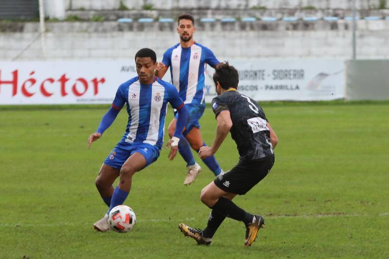 Los blanquiazules han perdido contra el Caudal en el Ramón Suárez Puerta, en un encuentro en el que el único gol fue marcado desde los 11 metros. 