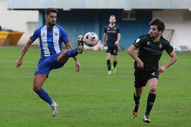 Los blanquiazules han perdido contra el Caudal en el Ramón Suárez Puerta, en un encuentro en el que el único gol fue marcado desde los 11 metros. 