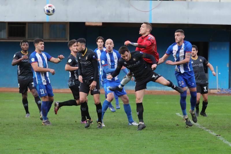 Los blanquiazules han perdido contra el Caudal en el Ramón Suárez Puerta, en un encuentro en el que el único gol fue marcado desde los 11 metros. 