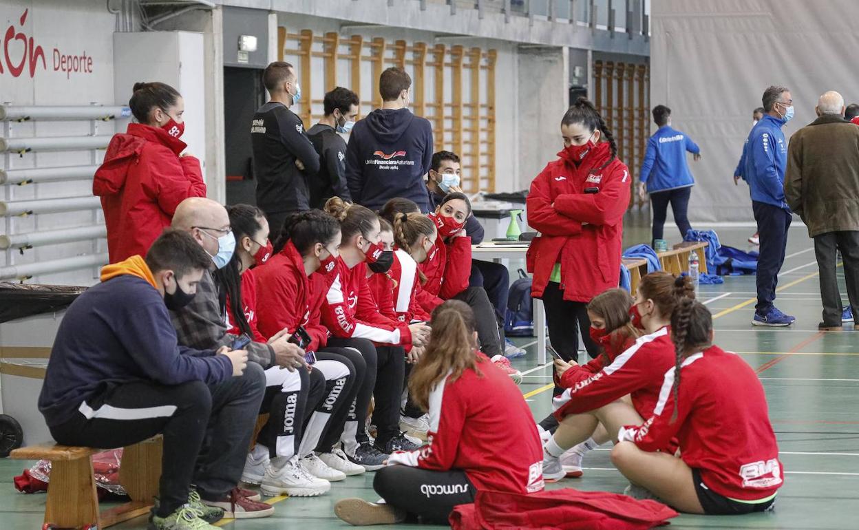 El BMG se negó a jugar el derbi por un positivo de covid del Oviedo, que quiso disputarlo