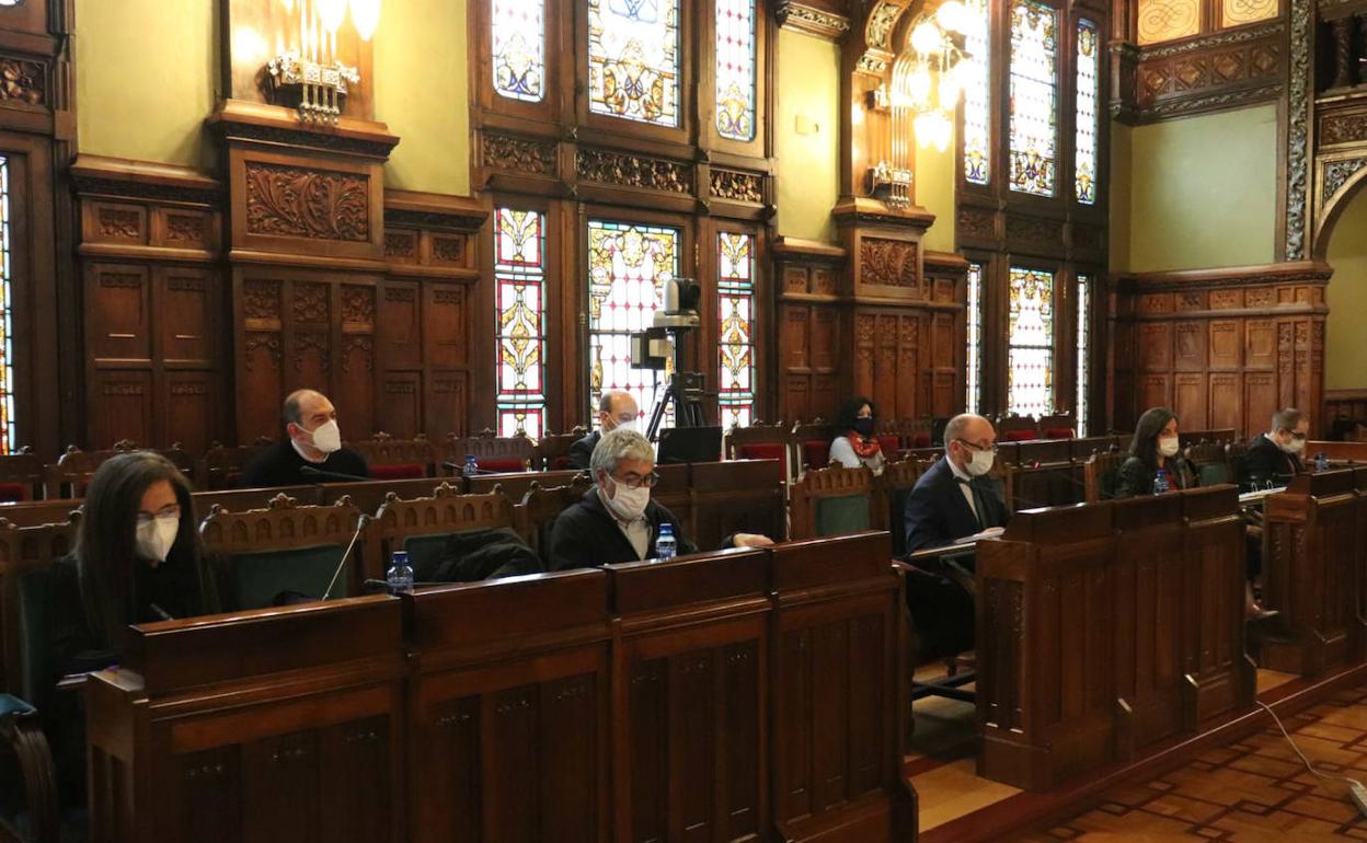 vicepresidente y consejero de Administración Autonómica, Medio Ambiente y Cambio Climático, Juan Cofiño, durante la comparecencia sobre los presupuestos 