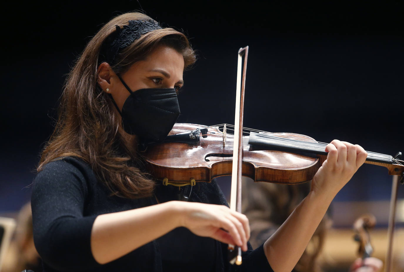 La orquesta despide el año en Oviedo con un brillante y divertido concierto de Navidad.