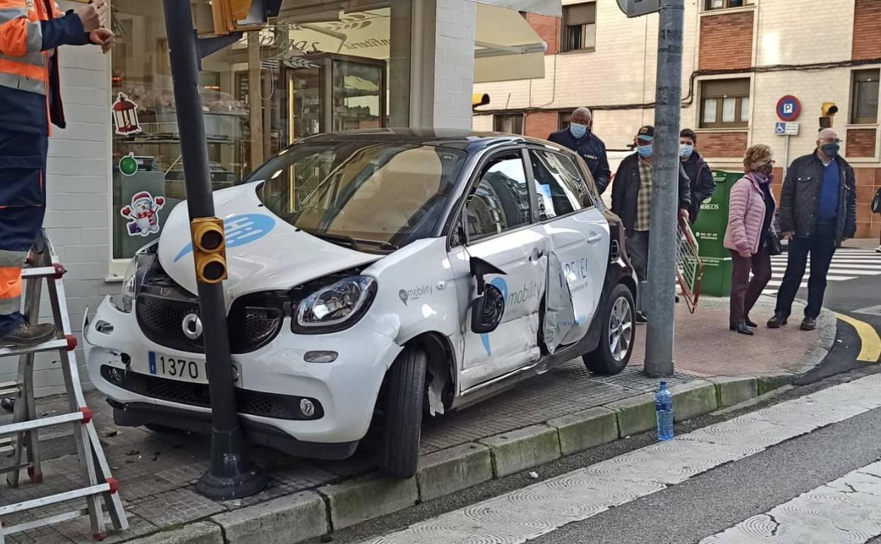 El vehículo de alquiler, tras el accidente 