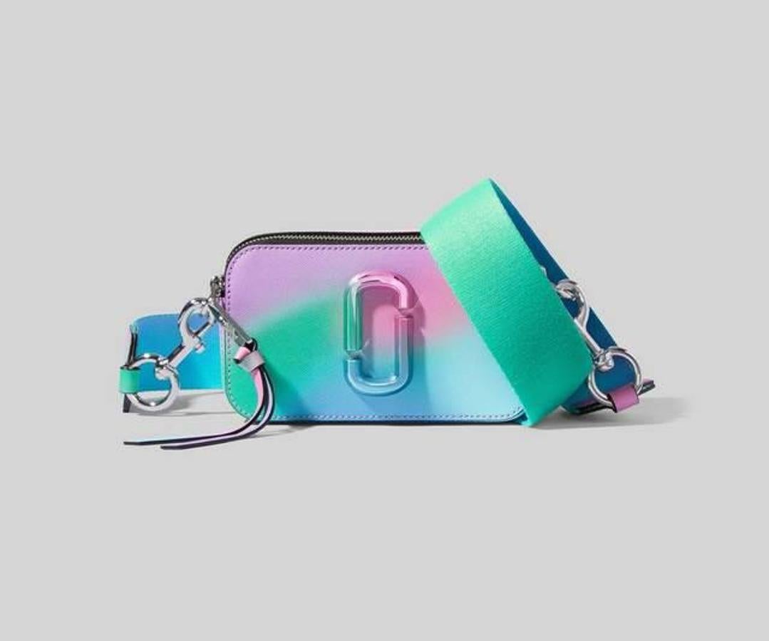 Bolso de Marc Jacobs 'The snapshot airbrush 2.0 (390 euros).