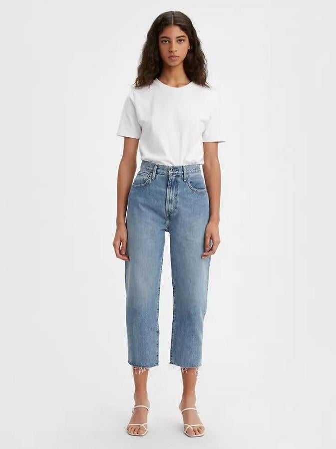 Vaqueros rectos de Levi's (140 euros).