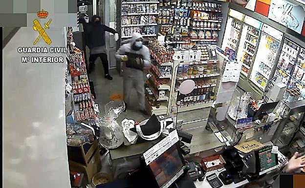 Uno de los robos de los miembros de la Banda del Seat.