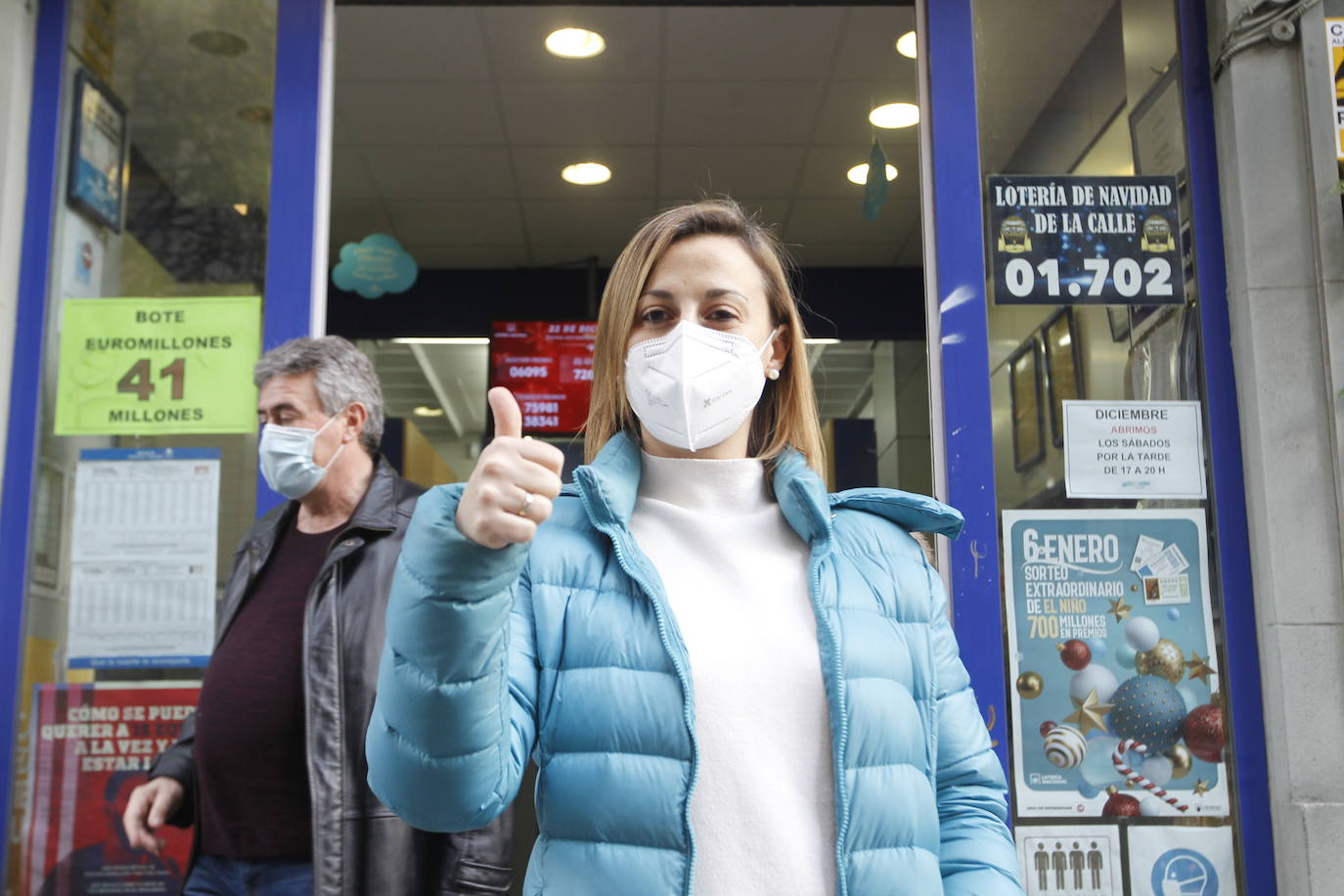 Asturias ha repartido en este Sorteo Extraordinario de la Lotería de Navidad de 2020 un total de 3.362.000 euros. La mayor parte de esta lluvia de millones ha recaído en Villaviciosa, donde 151 décimos del número 75981 (uno de los cuartos premios) han dejado 3.020.000 euros. Por otra parte, 57 boletos de varios quintos premios han repartido 342.000 euros en varios puntos de la región. 