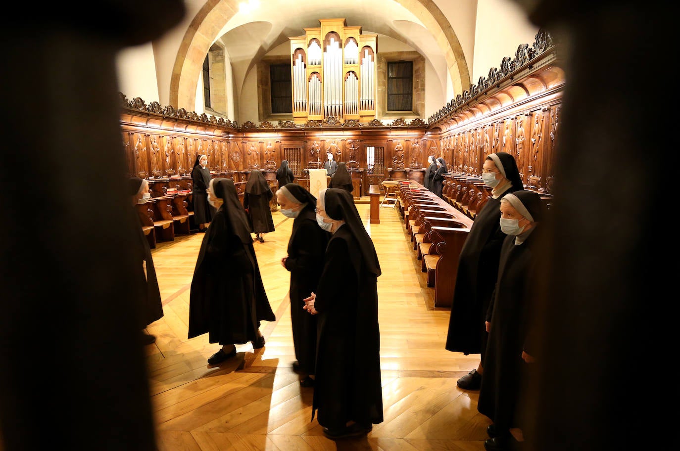 La capilla del monasterio de Las Pelayas cumplió en la tarde de Nochebuena con el tradicional canto de calendas interpretado por la comunidad de religiosa