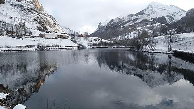 Paisaje nevado en el concejo de Somiedo. 