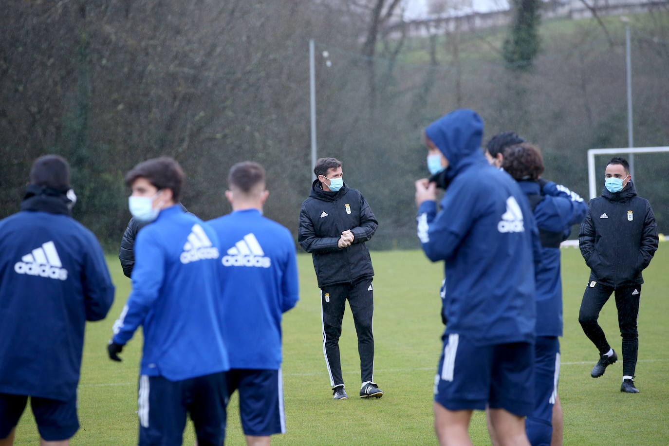 Tras el parón navideño, los azules han vuelto a entrenar este lunes con las ausencias de Édgar y Borja Sánchez (ambos por haber dado positivo por coronavirus) y de Brazao, con el permiso del club para no incorporarse aún. 