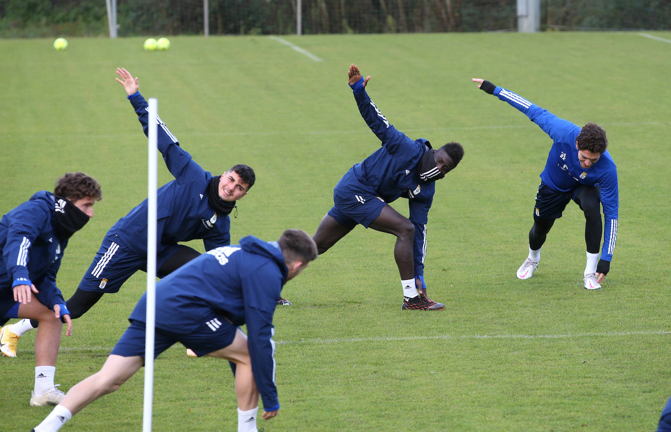 Tras el parón navideño, los azules han vuelto a entrenar este lunes con las ausencias de Édgar y Borja Sánchez (ambos por haber dado positivo por coronavirus) y de Brazao, con el permiso del club para no incorporarse aún. 