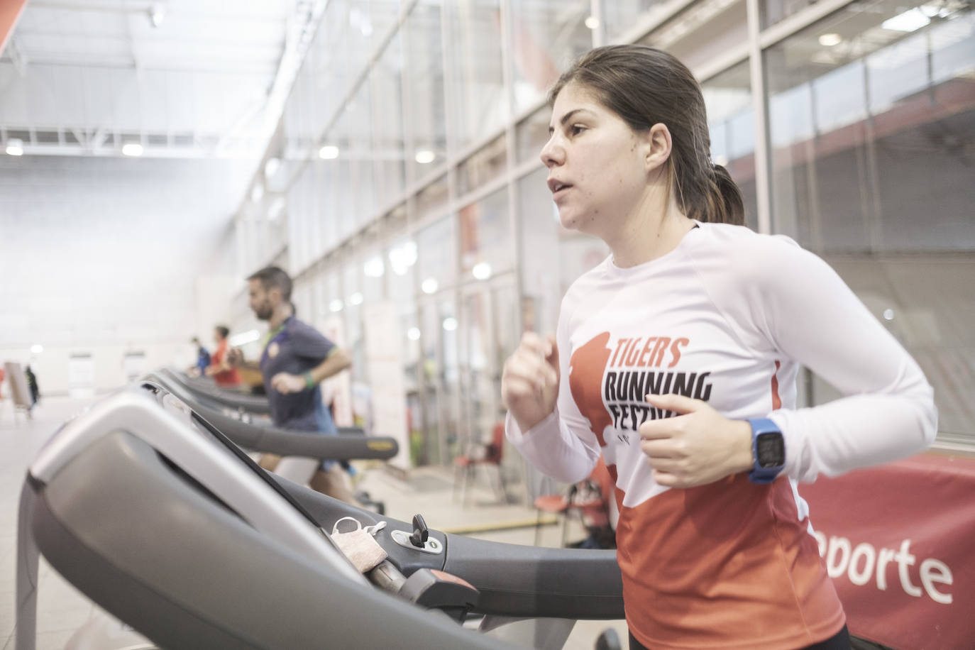 Youssef Benkert e Isabel Barreiro fueron los más rápidos en esta edición indoor en el Palacio de los Deportes.