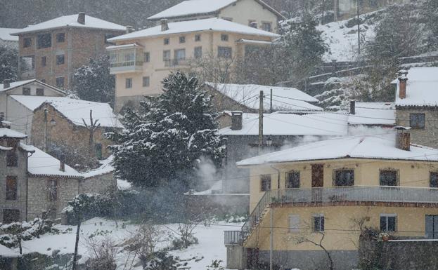 Nieve en Cabrales este sábado.