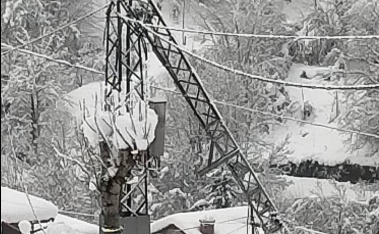 El estado que presenta la torre eléctrica 