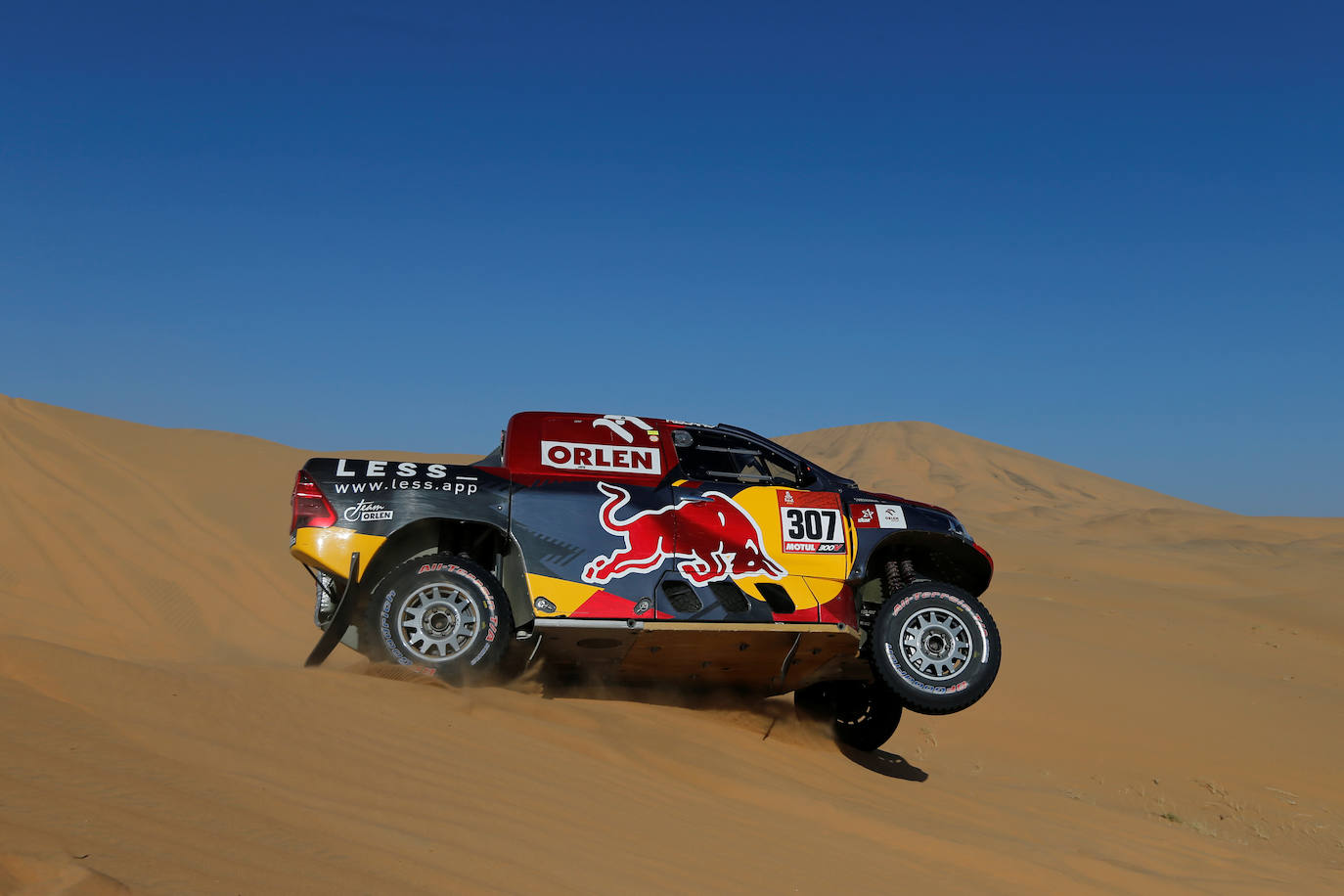 Las imágenes que han dejado las primeras etapas del Rally Dakar, espectáculo y belleza en el desierto de Arabia