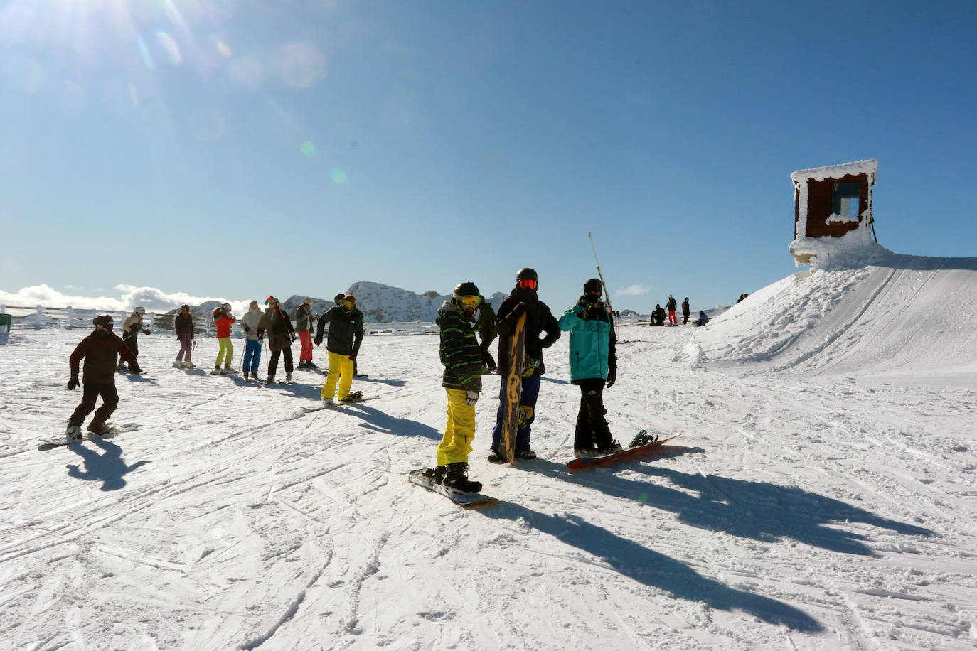 Gran afluencia en la estación de esquí en el Día de Reyes. Completó su aforo diario de 1.200 personas antes del mediodía