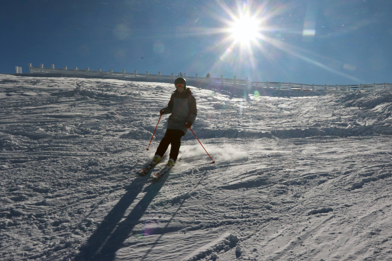 Gran afluencia en la estación de esquí en el Día de Reyes. Completó su aforo diario de 1.200 personas antes del mediodía