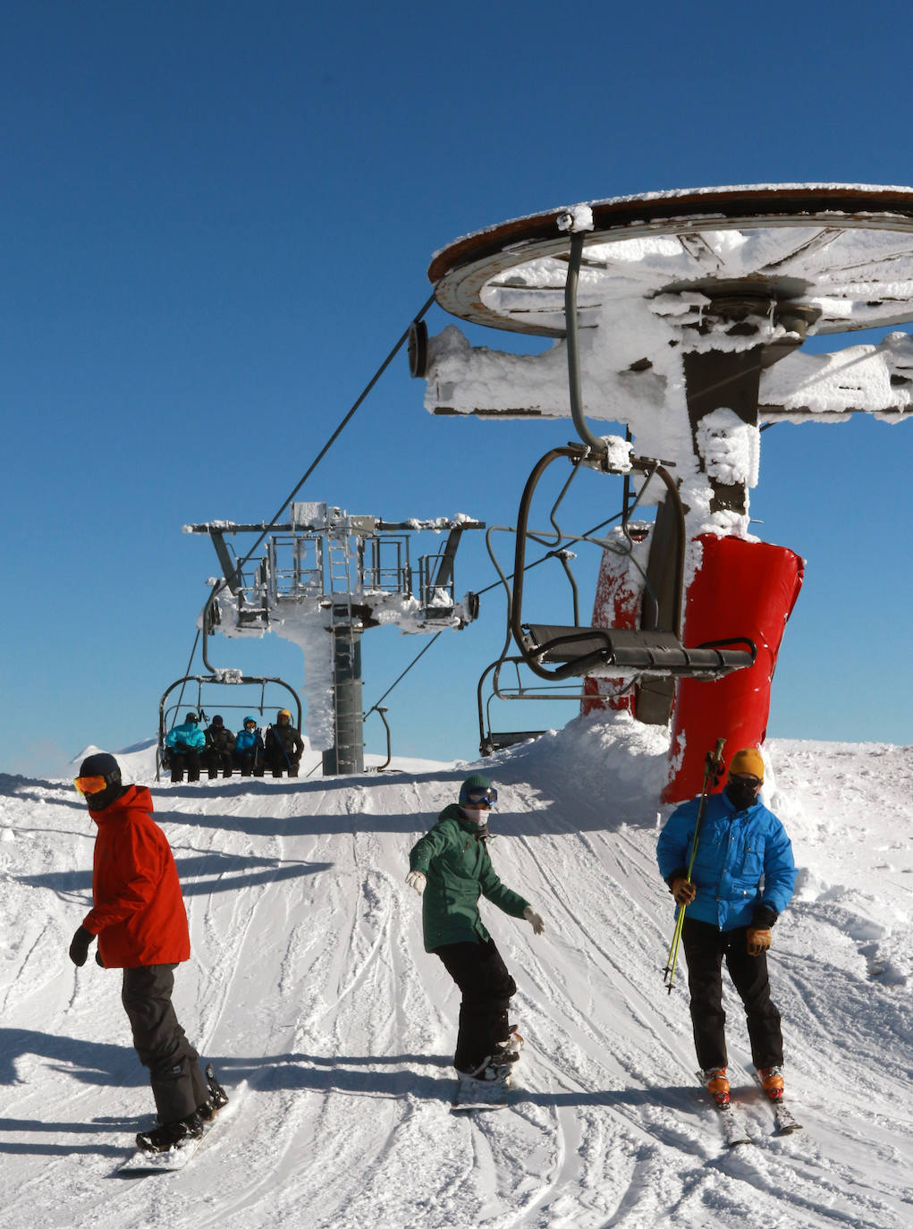 Gran afluencia en la estación de esquí en el Día de Reyes. Completó su aforo diario de 1.200 personas antes del mediodía