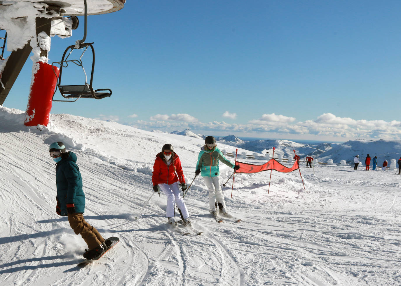 Gran afluencia en la estación de esquí en el Día de Reyes. Completó su aforo diario de 1.200 personas antes del mediodía
