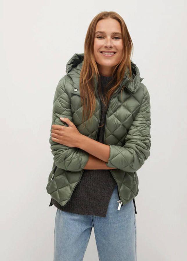 Anorak acolchado con capucha de Mango, 39,99 euros.