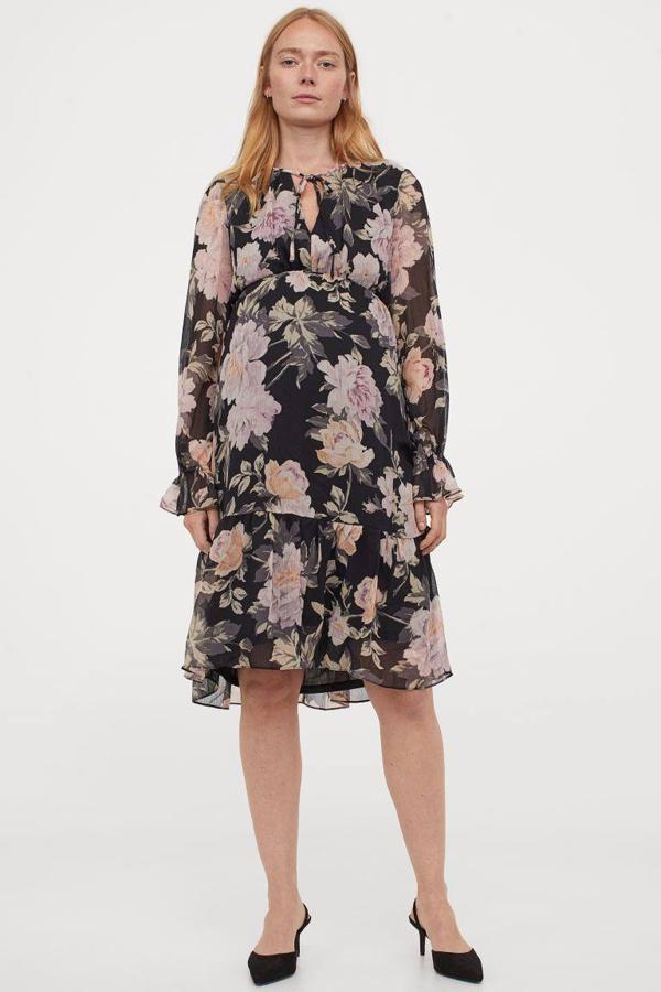 Vestido con estampado floral premamá de H&M, 14,99 euros.