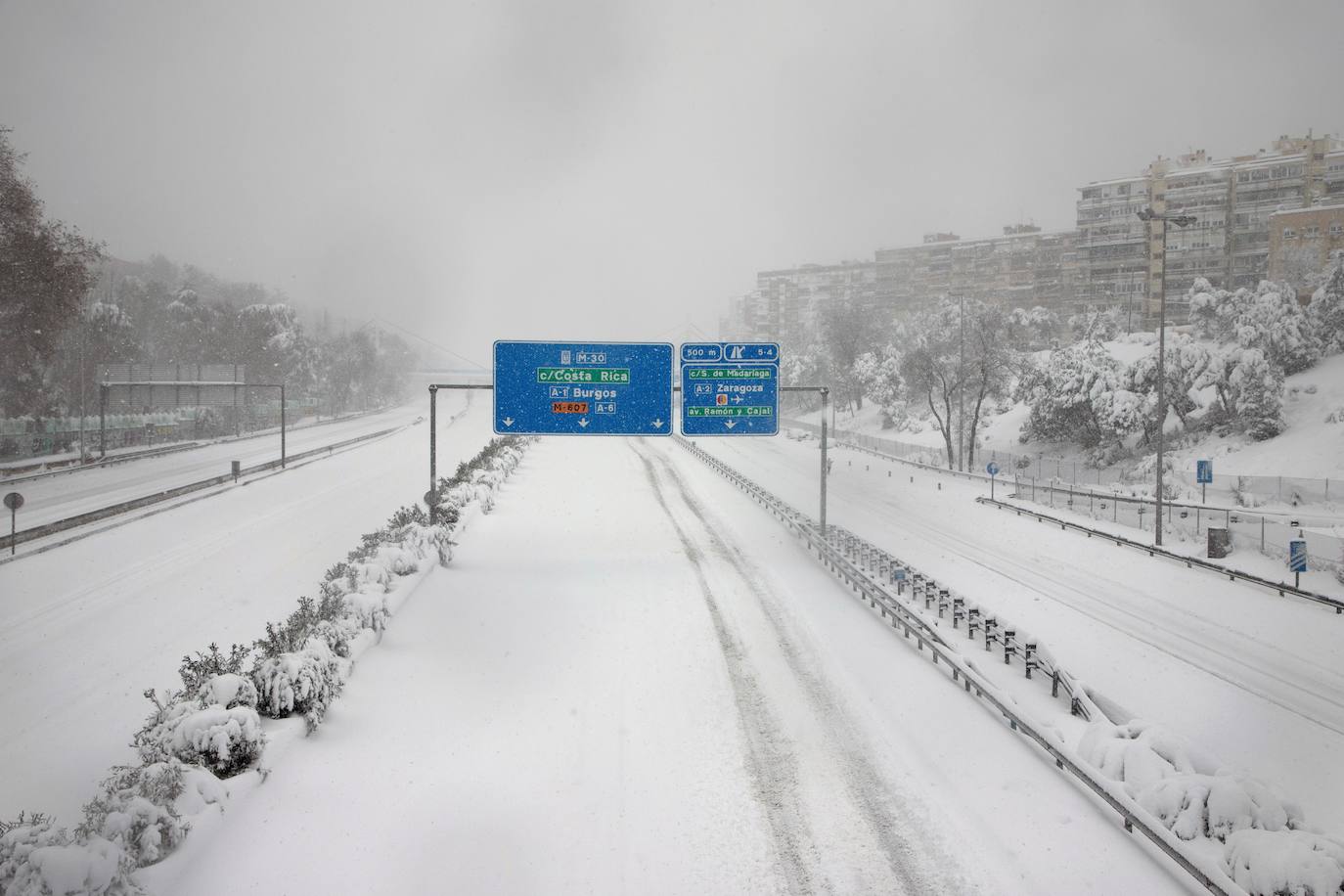El temporal está dejando impresionantes nevadas en todo el país, desde Asturias a Murcia, pasando por Madrid o Valencia. 