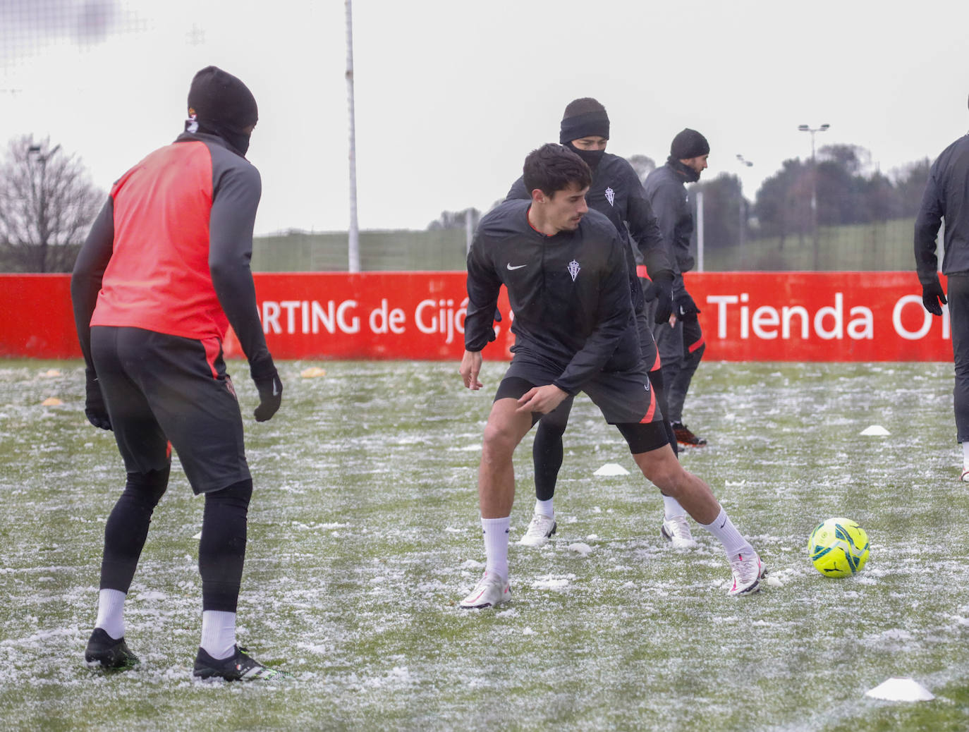 Fotos: Entrenamiento del Sporting (09-01-2021)