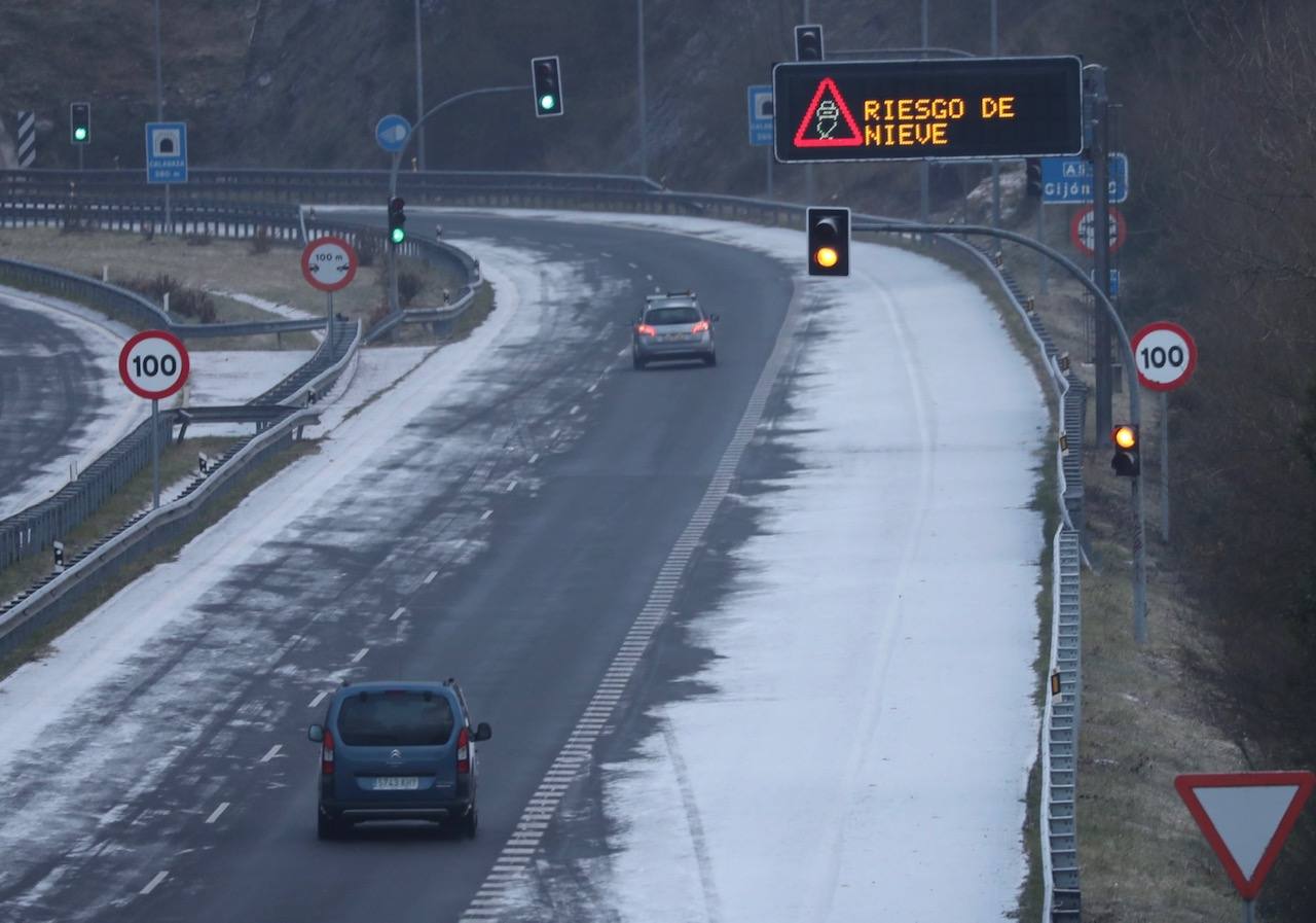 La borrasca deja nevadas y mucho frío en la región, que permanecerá en alerta todo el fin de semana.