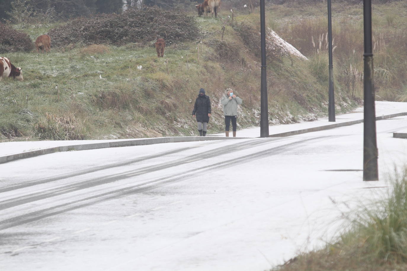 La borrasca deja nevadas y mucho frío en la región, que permanecerá en alerta todo el fin de semana.