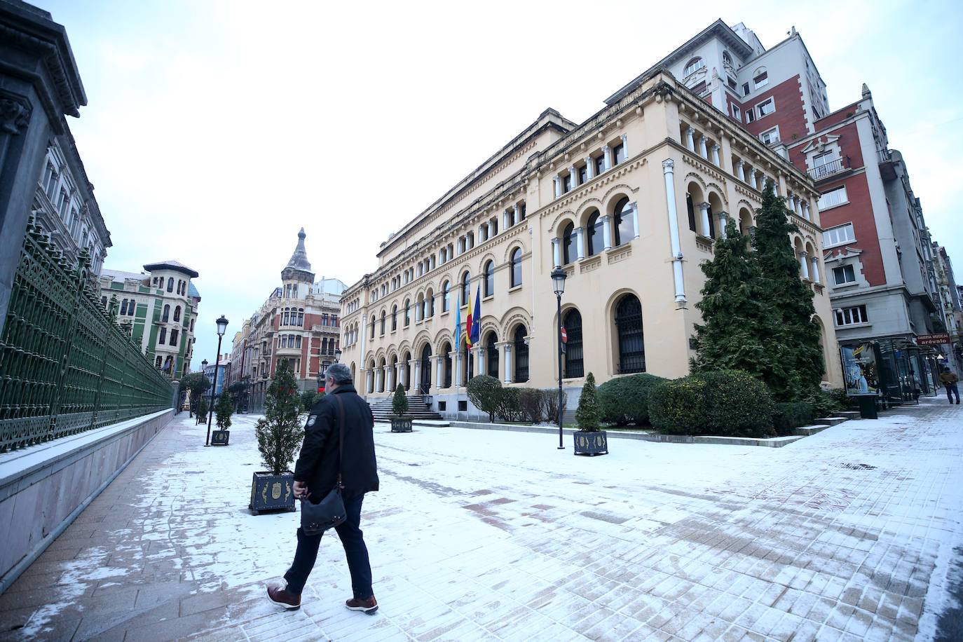 La borrasca deja nevadas y mucho frío en la región, que permanecerá en alerta todo el fin de semana.