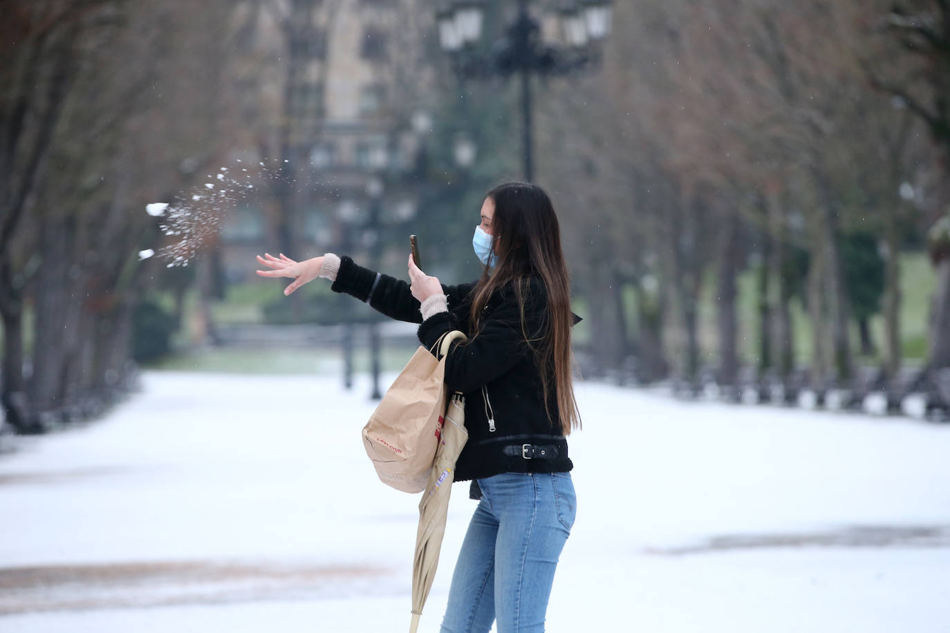 La borrasca deja nevadas y mucho frío en la región, que permanecerá en alerta todo el fin de semana.